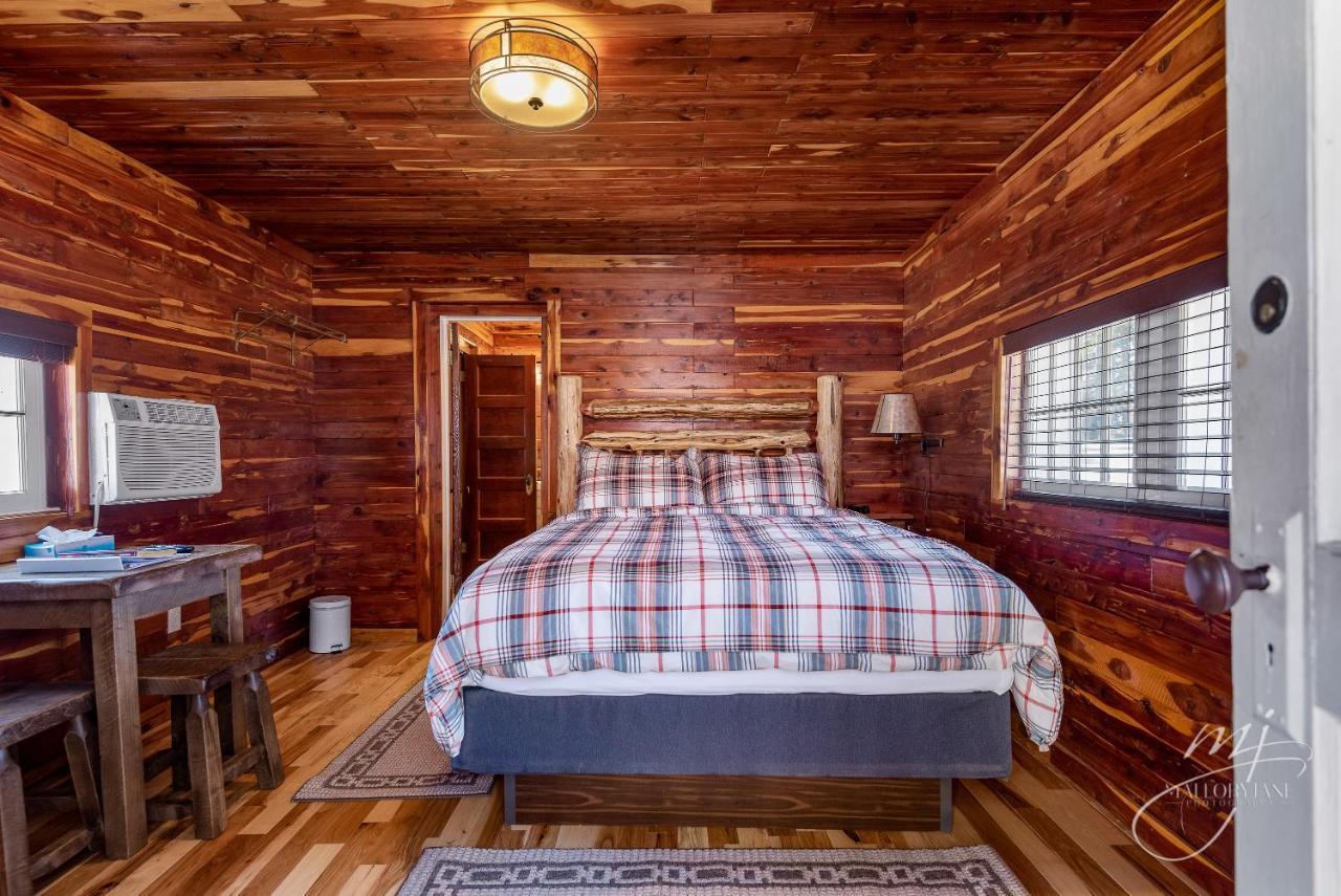 Log Cabin Hotel Eureka Springs