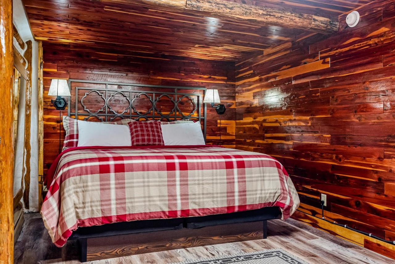 Log Eureka Springs