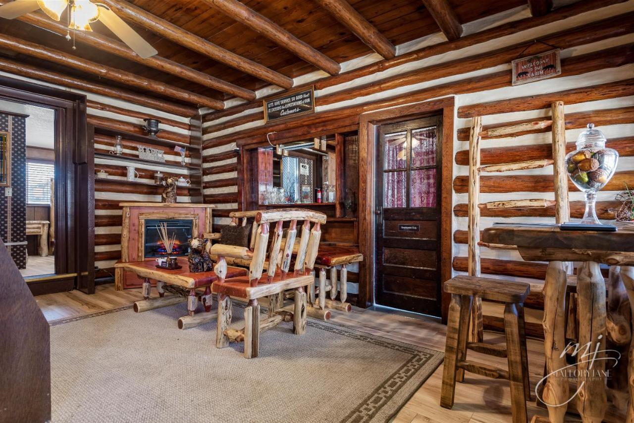 Log Hotel Eureka Springs